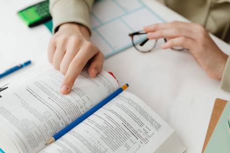 Studying by pexels-karolina-grabowska-6958530